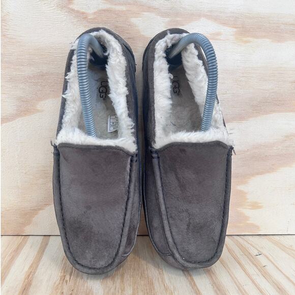 UGG Australia - Thurston Ascot - Moccasin Slipper - Gray - Men\'s - 7 - S/N 5775